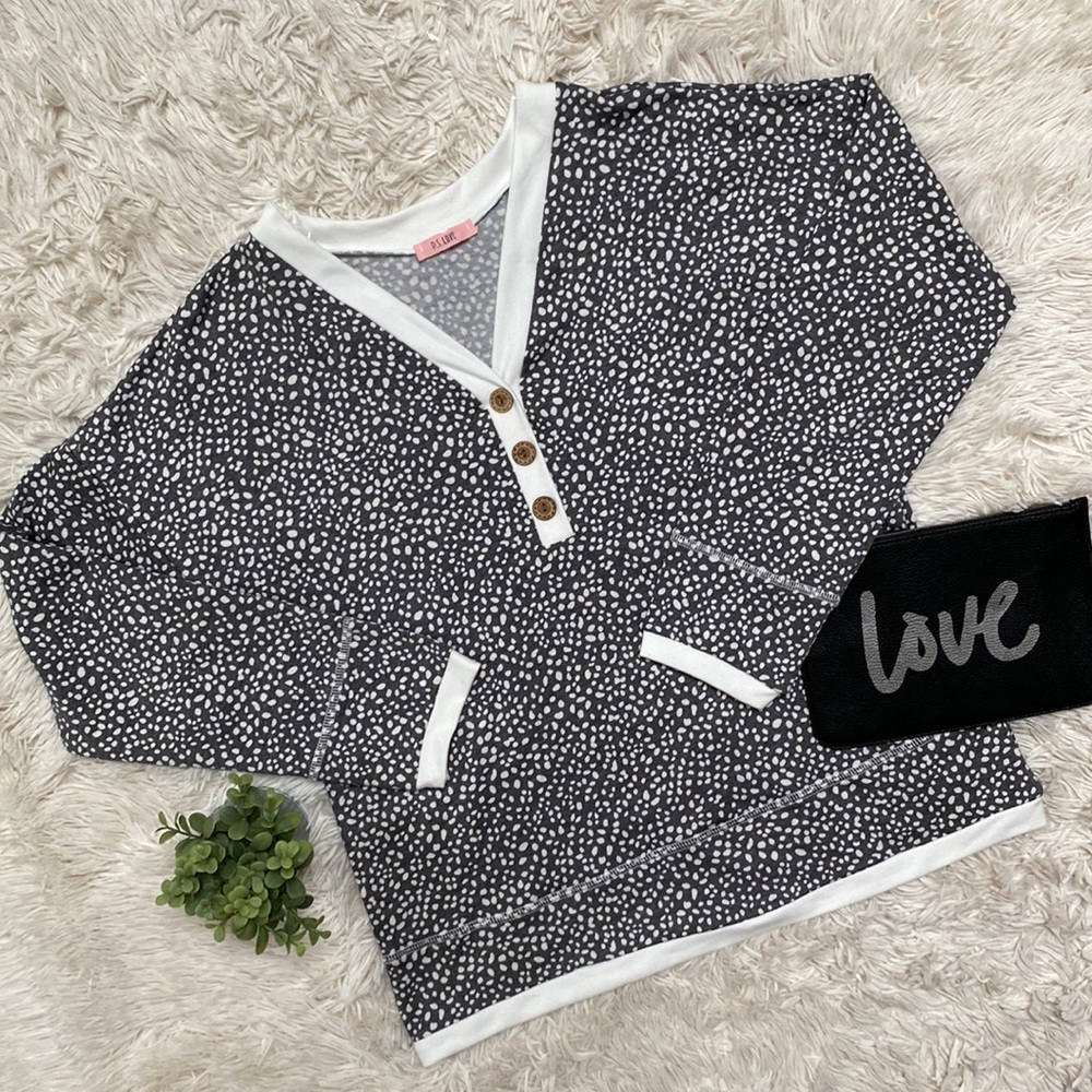 P.S. Love V-Neck LS Dotted Top 💗 White & Gray